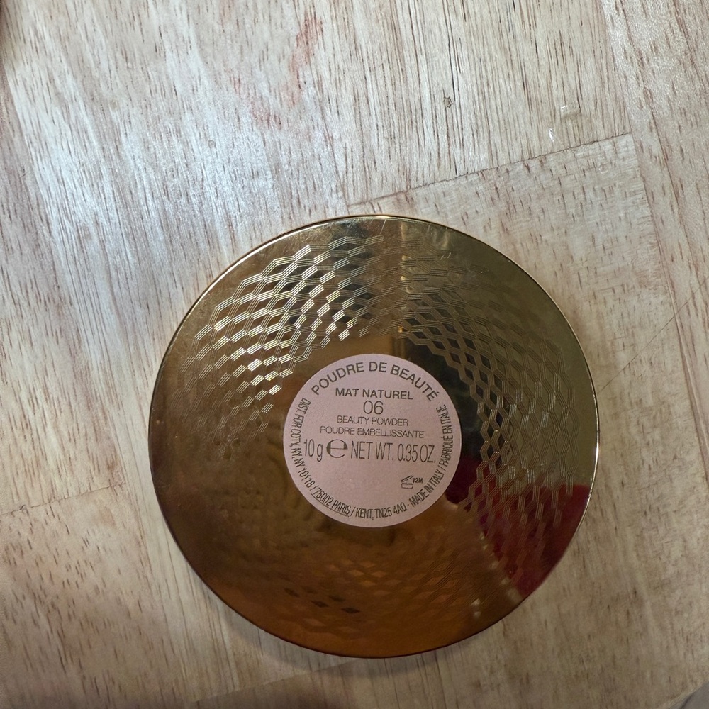 Gucci Matte Beauty Powder in shade 6 NIB - Picture 4 of 6